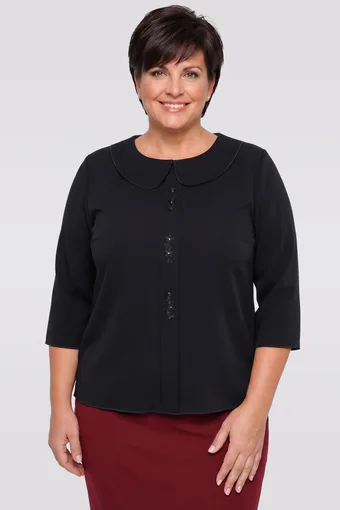 Bijela bluza s ovratnikom